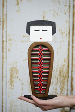 Kokeshi #1 - Figurine & Masque (2 en 1) - Œuvre d'art originale de Tzachi Nevo