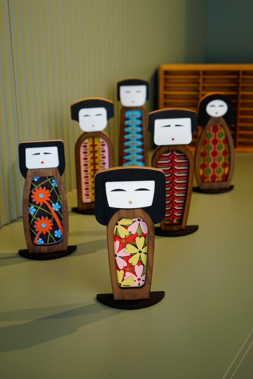 Kokeshi #5 - Figurine - Œuvre d'art originale de Tzachi Nevo